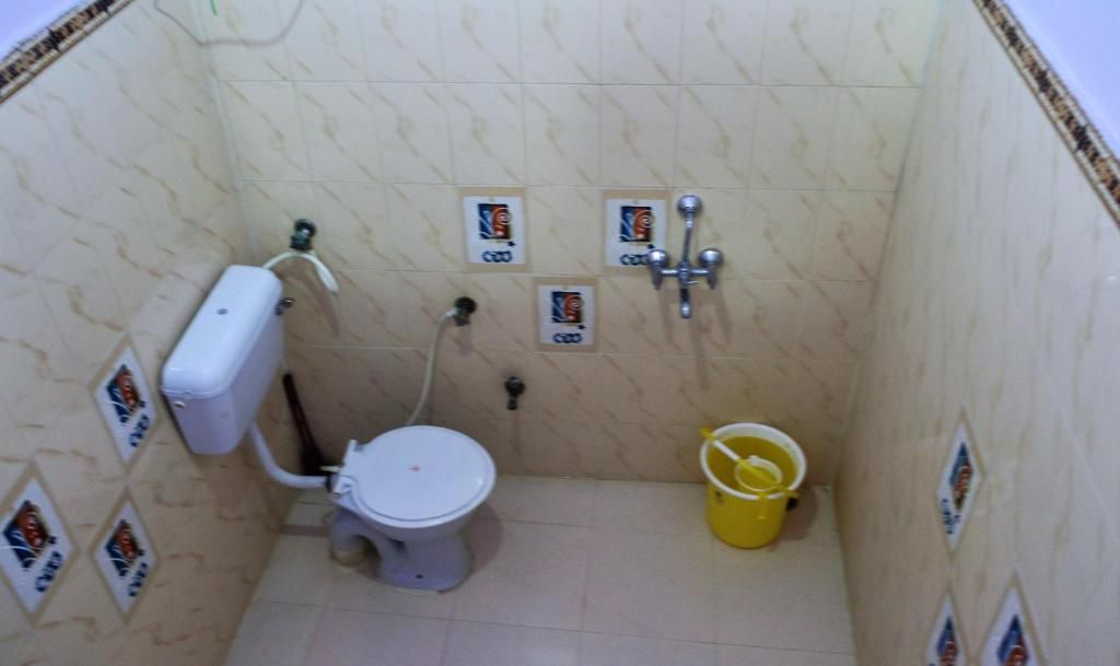 Hotel Goverdhan Deluxe Room with AC 10