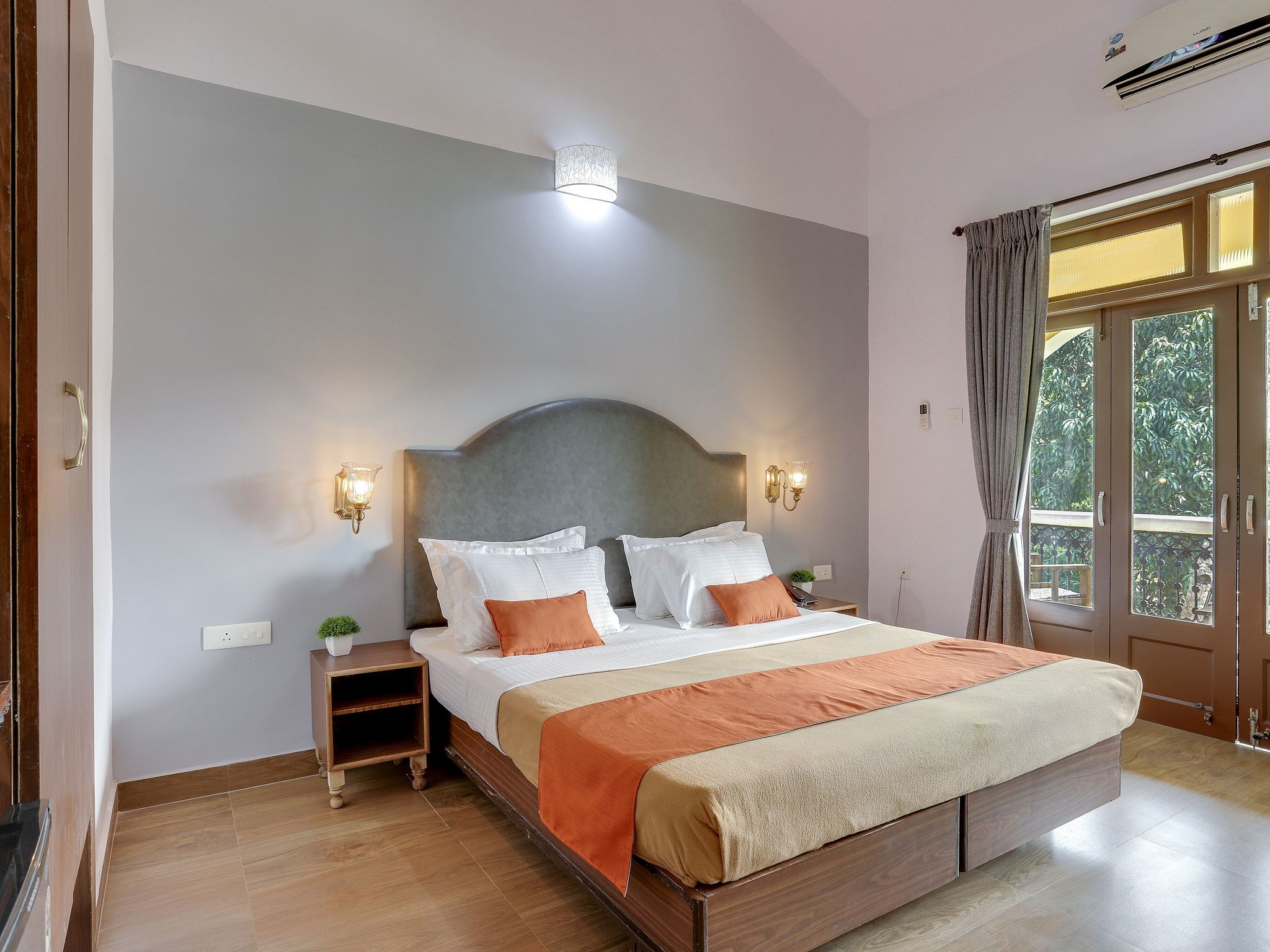 Superior Room (Courtyard View)