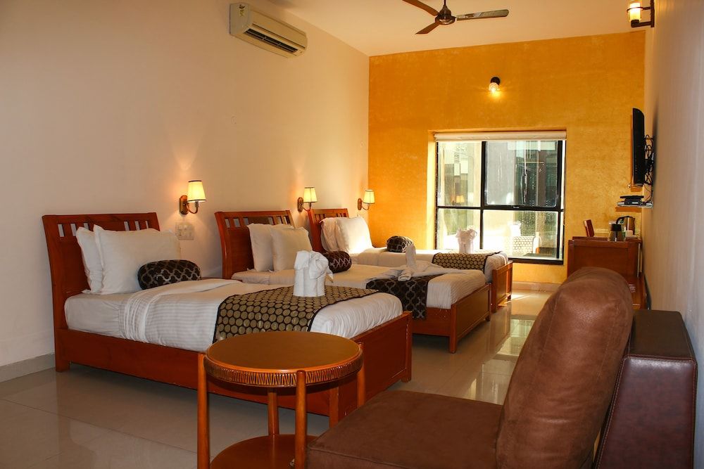 Hotel Krishna Park Resort Executive Room 4