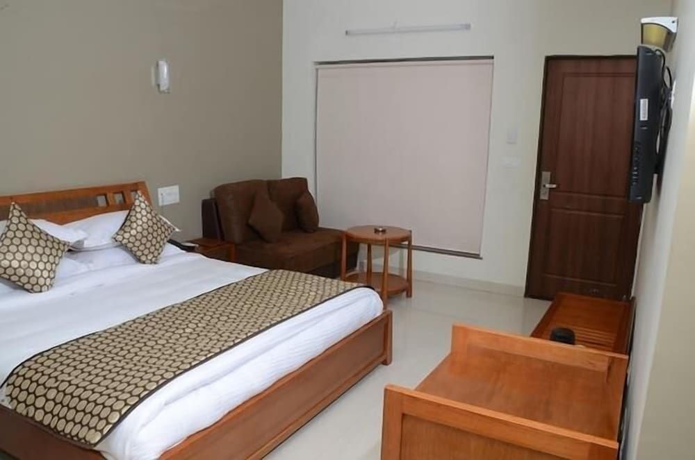 Hotel Krishna Park Resort Executive Room 11