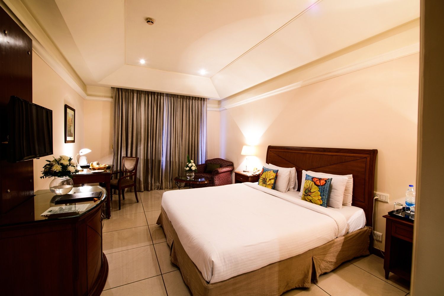 Deluxe Room with 20 Percent Off on Food Bill