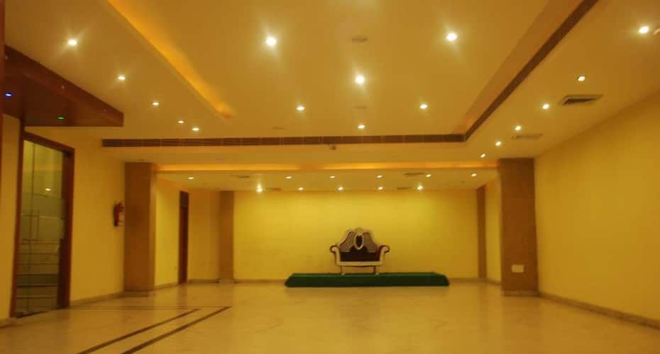 undefined Hotel Capri 8