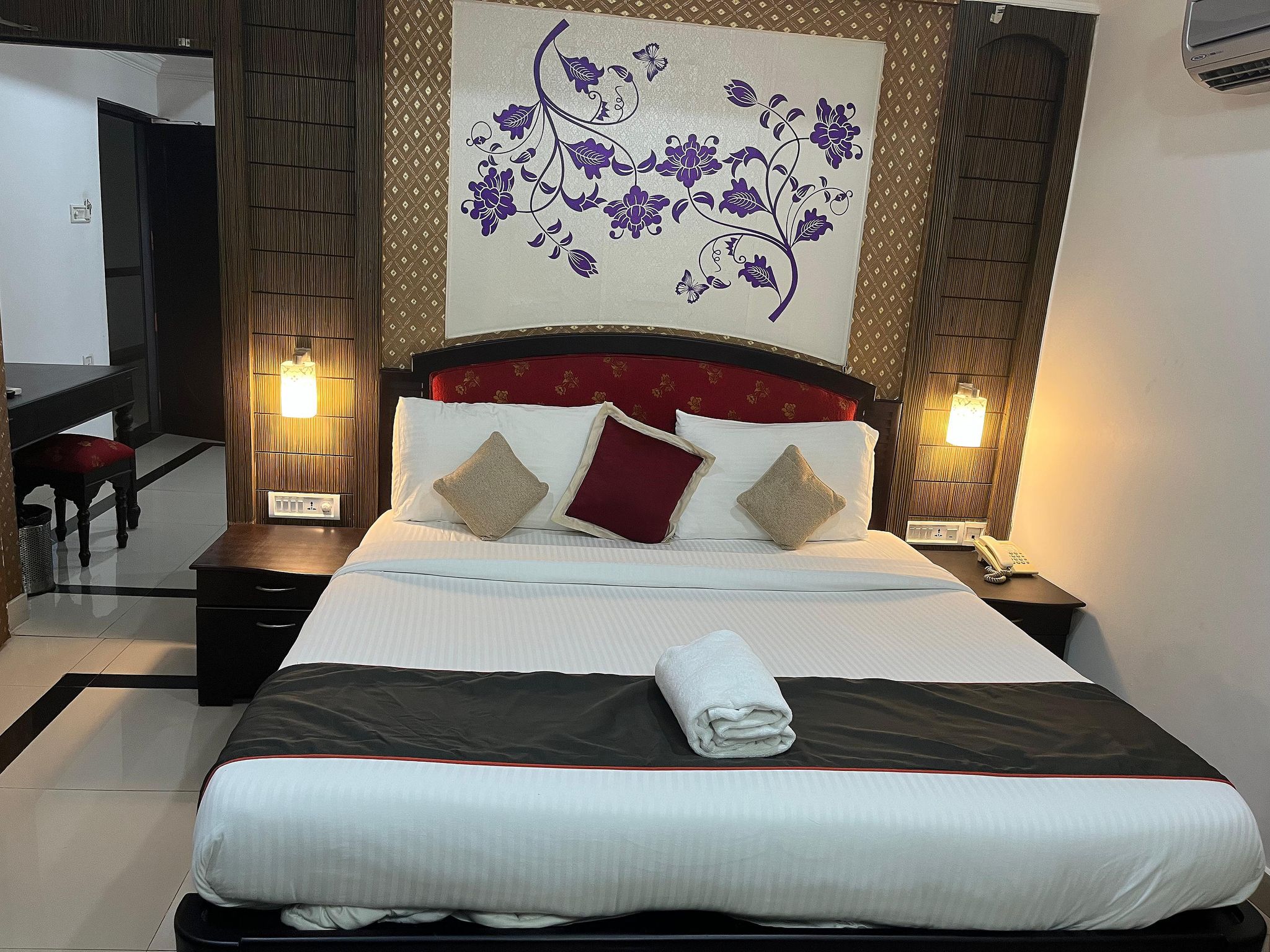 Standard Room Queen Bed