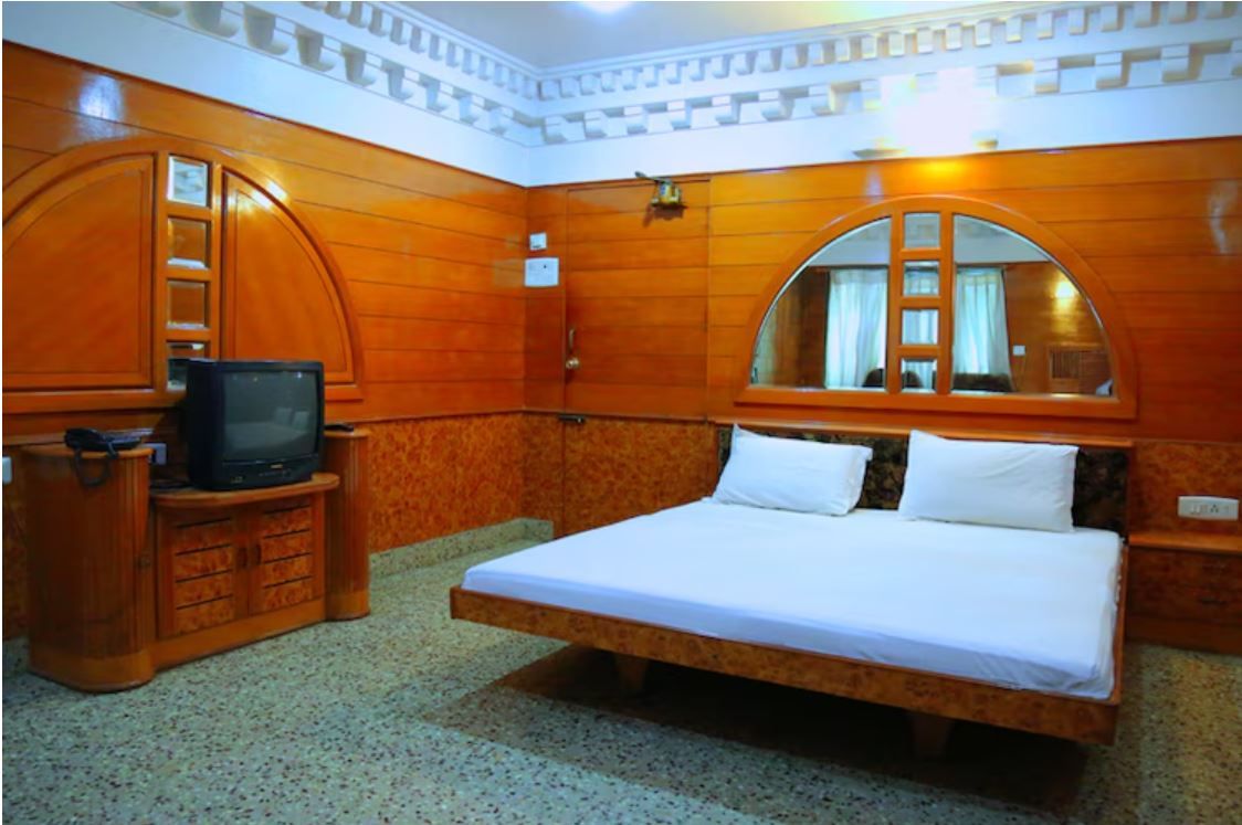 Double Occupancy AC Room OLD BLOCK