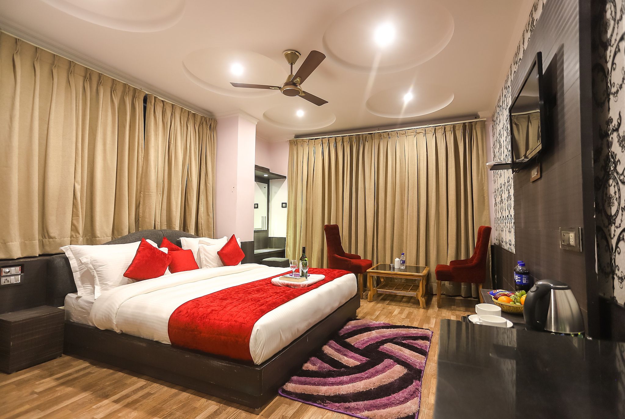 undefined Hotel Holiday Hill 5