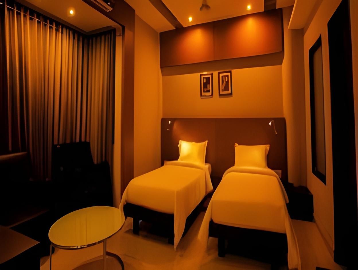 Corporate Room
