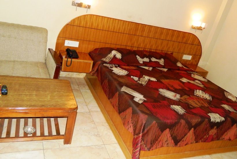 Hotel Yamini Standard Room