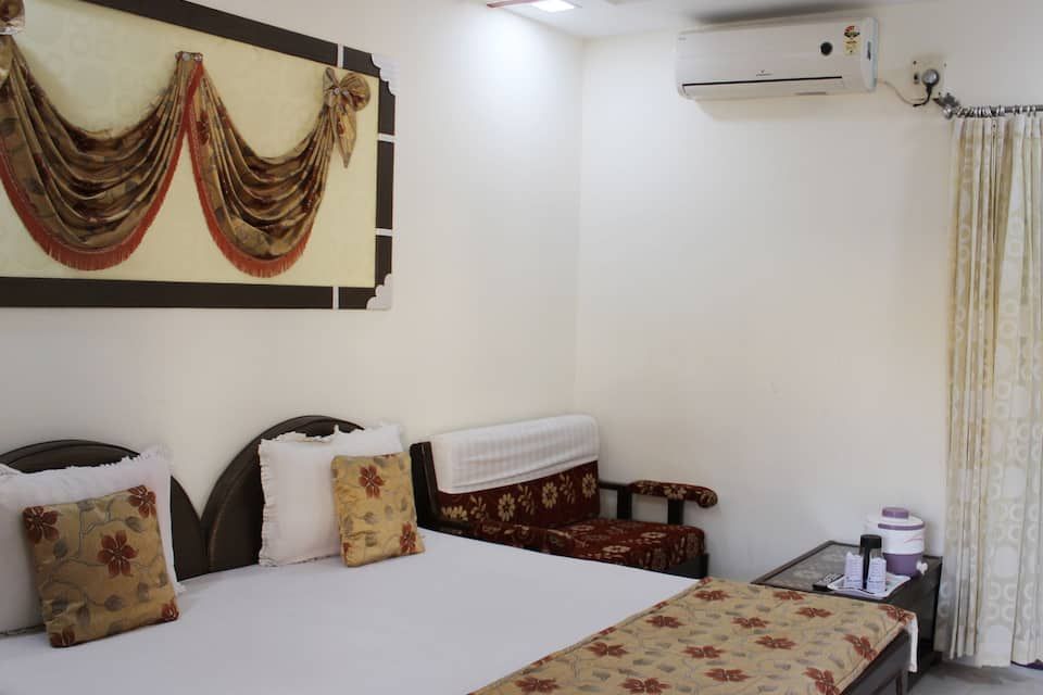 Deluxe Double Bedroom