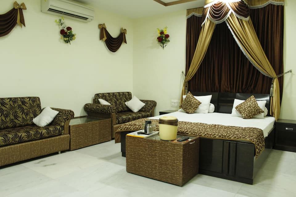 Deluxe Double Bedroom