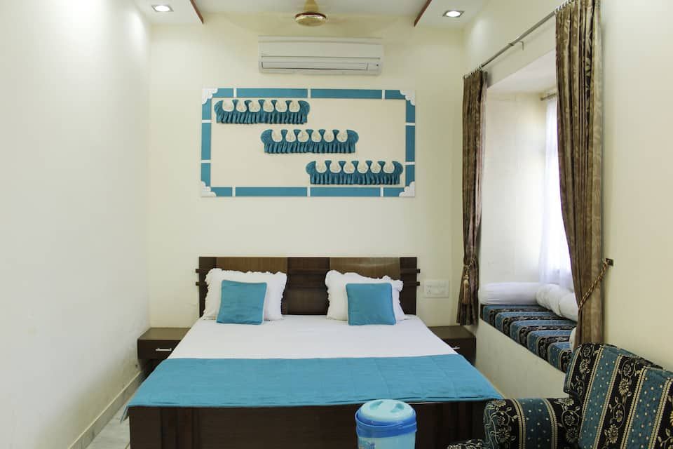 Deluxe Double Bedroom