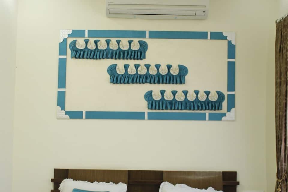 Deluxe Double Bedroom