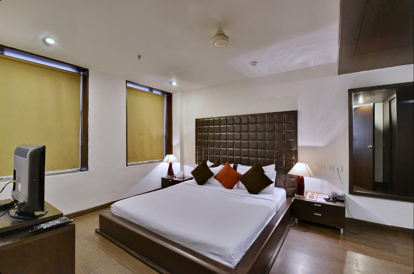 Executive Suite with Bathtub