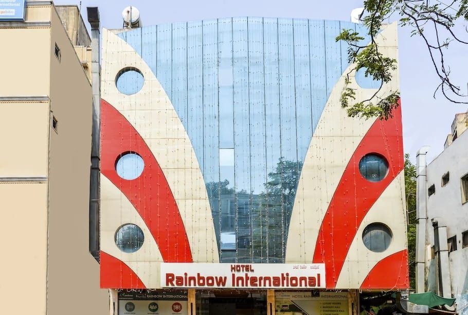 undefined Rainbow International 7