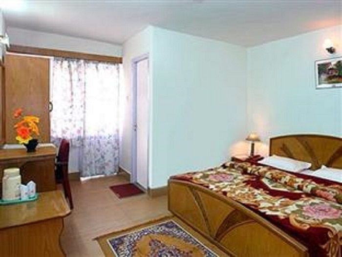 Hotel Himgiri Deluxe Room 2