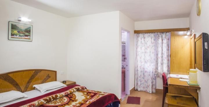 Hotel Himgiri Deluxe Room 3