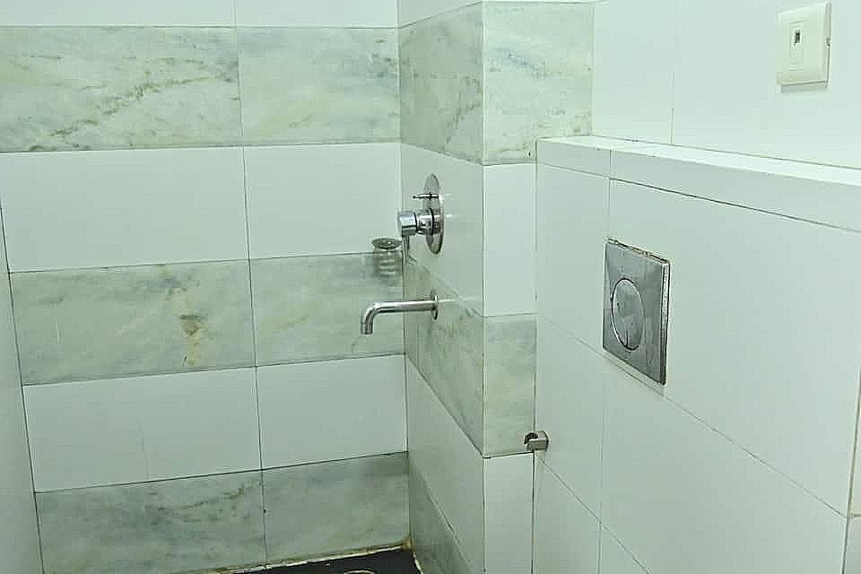 Hotel Pearl Deluxe Room 12