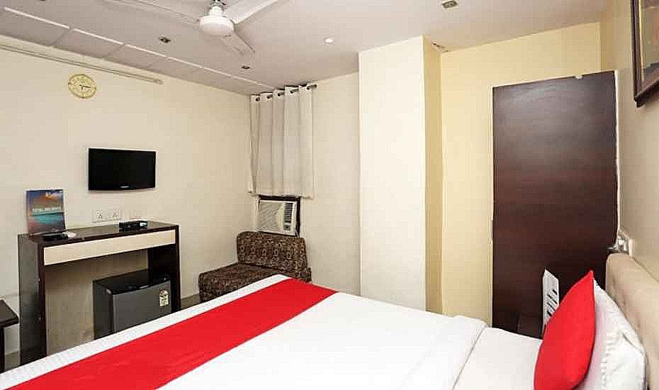 Hotel Pearl Deluxe Room 8