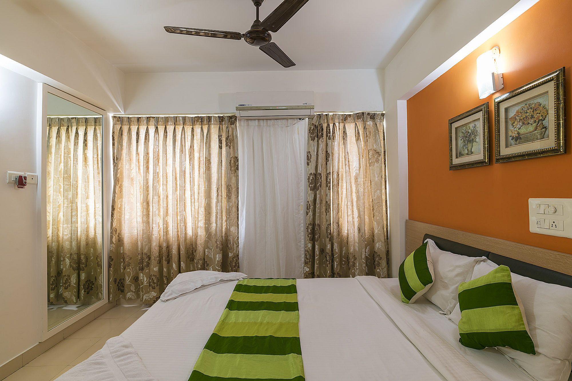 Deluxe Studio Apartment