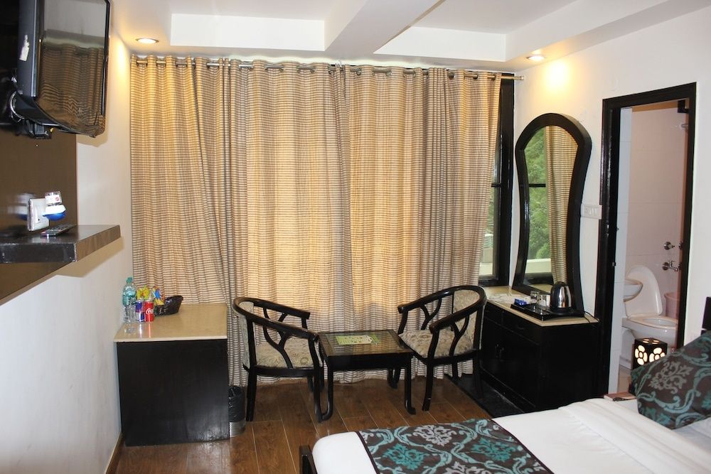 Hotel Jungle Hut Deluxe Room 12