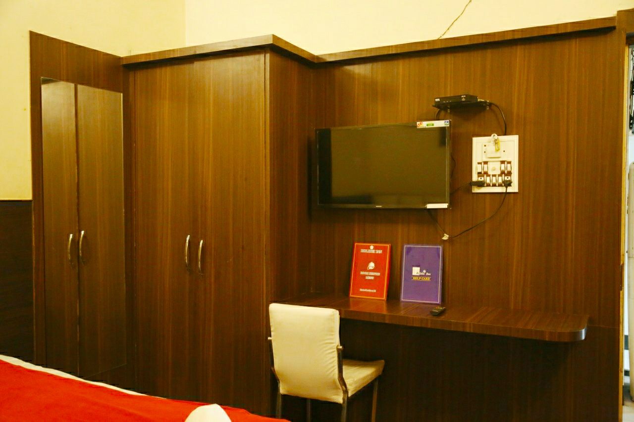 Executive AC Room