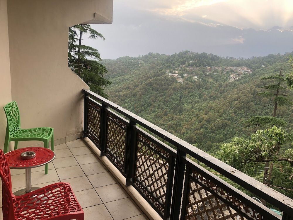 Hotel Asian Plaza - Mcleodganj Deluxe Room, 1 Queen Bed, Smoking, Mountain View 6