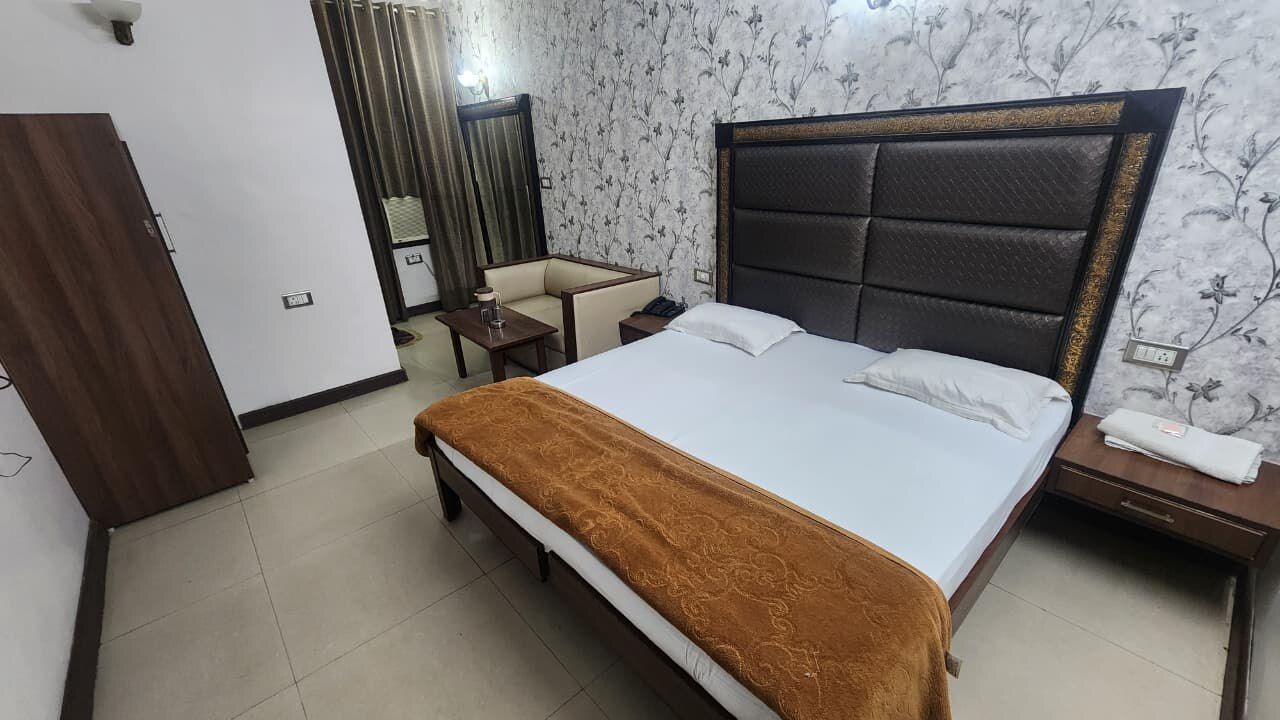 undefined Hotel President 5