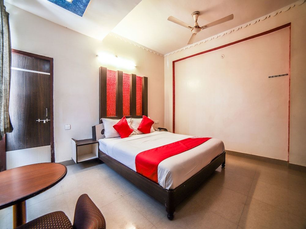 undefined OYO 14816 Hotel Omni 5