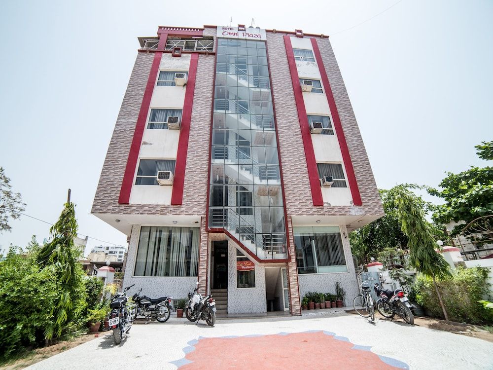 undefined OYO 14816 Hotel Omni