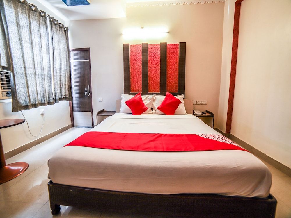 undefined OYO 14816 Hotel Omni 8