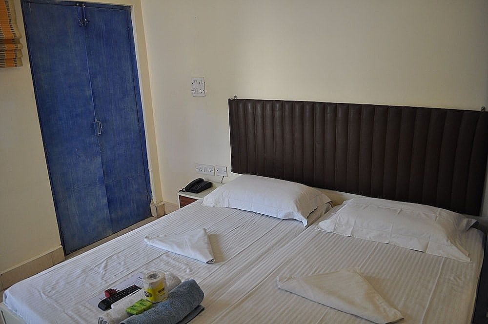 Hotel Kabli Standard Room 8