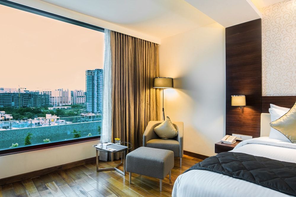 Howard Johnson by Wyndham Bengaluru Hebbal Deluxe Room, 1 King Bed