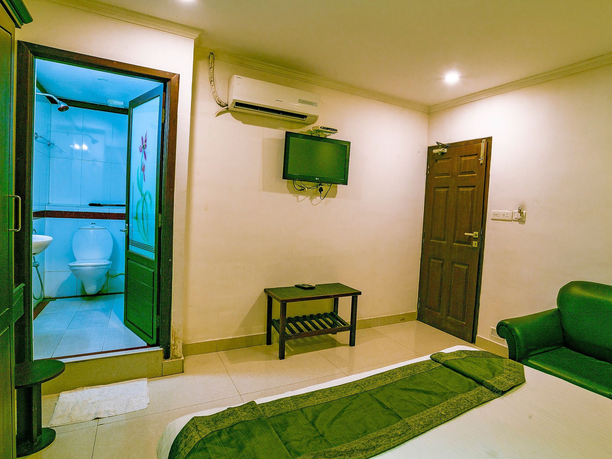 Deluxe Room AC