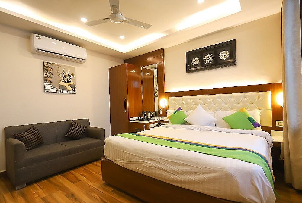 Lavish Inn Super Deluxe Room 6