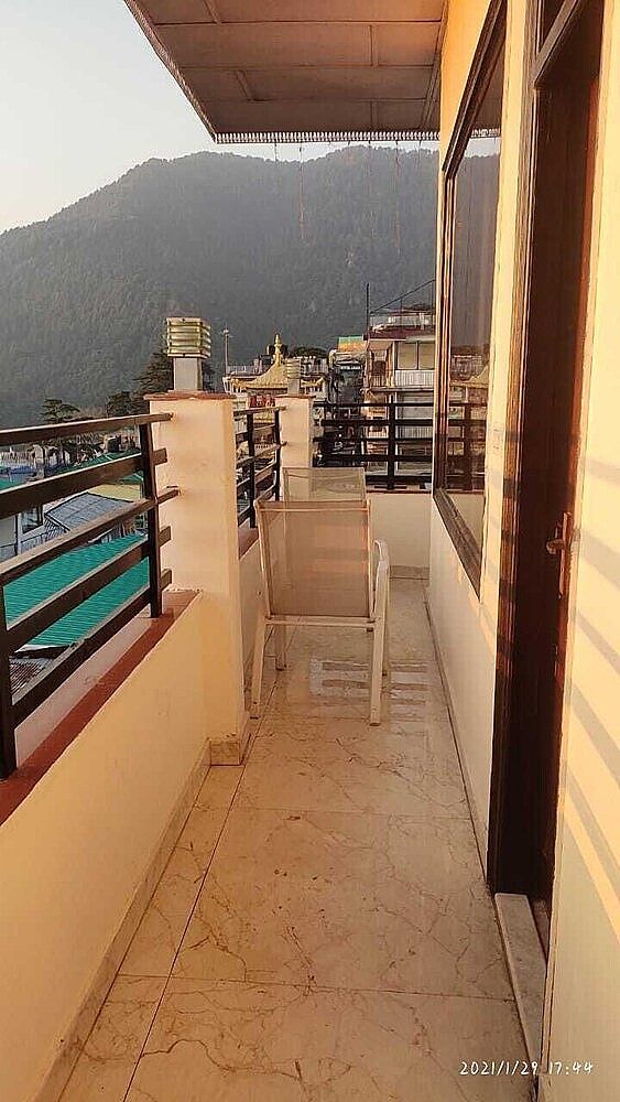 Lavish Inn Super Deluxe Room 12