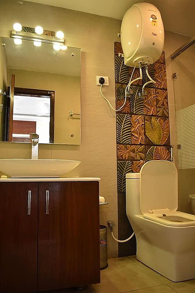 Lavish Inn Super Deluxe Room 13