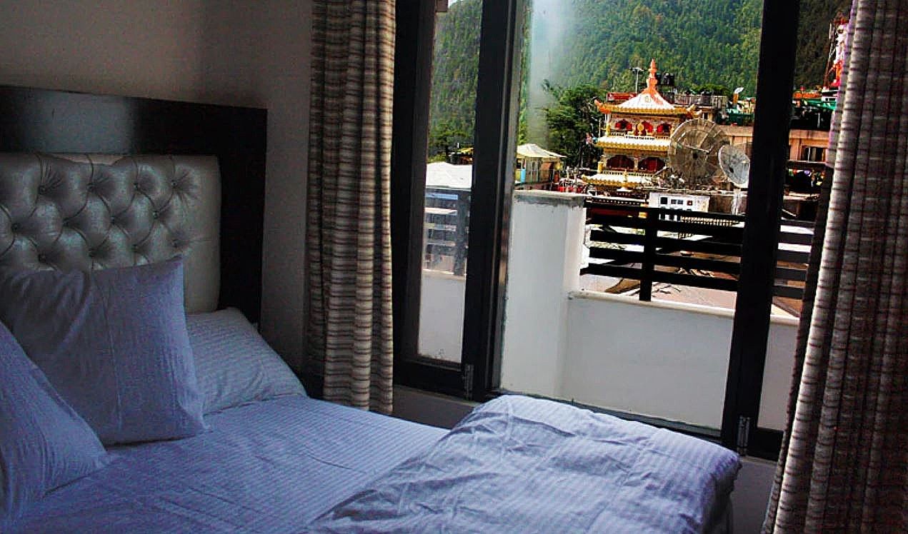 Lavish Inn Super Deluxe Room 3