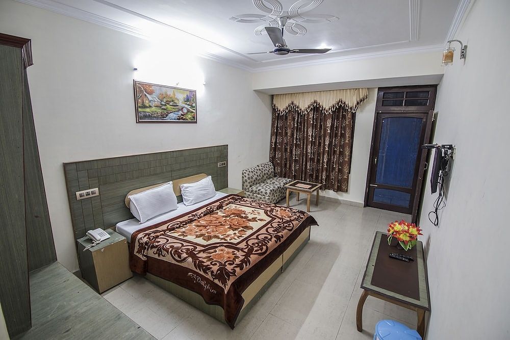 Hotel Sapphire Semi Deluxe 3