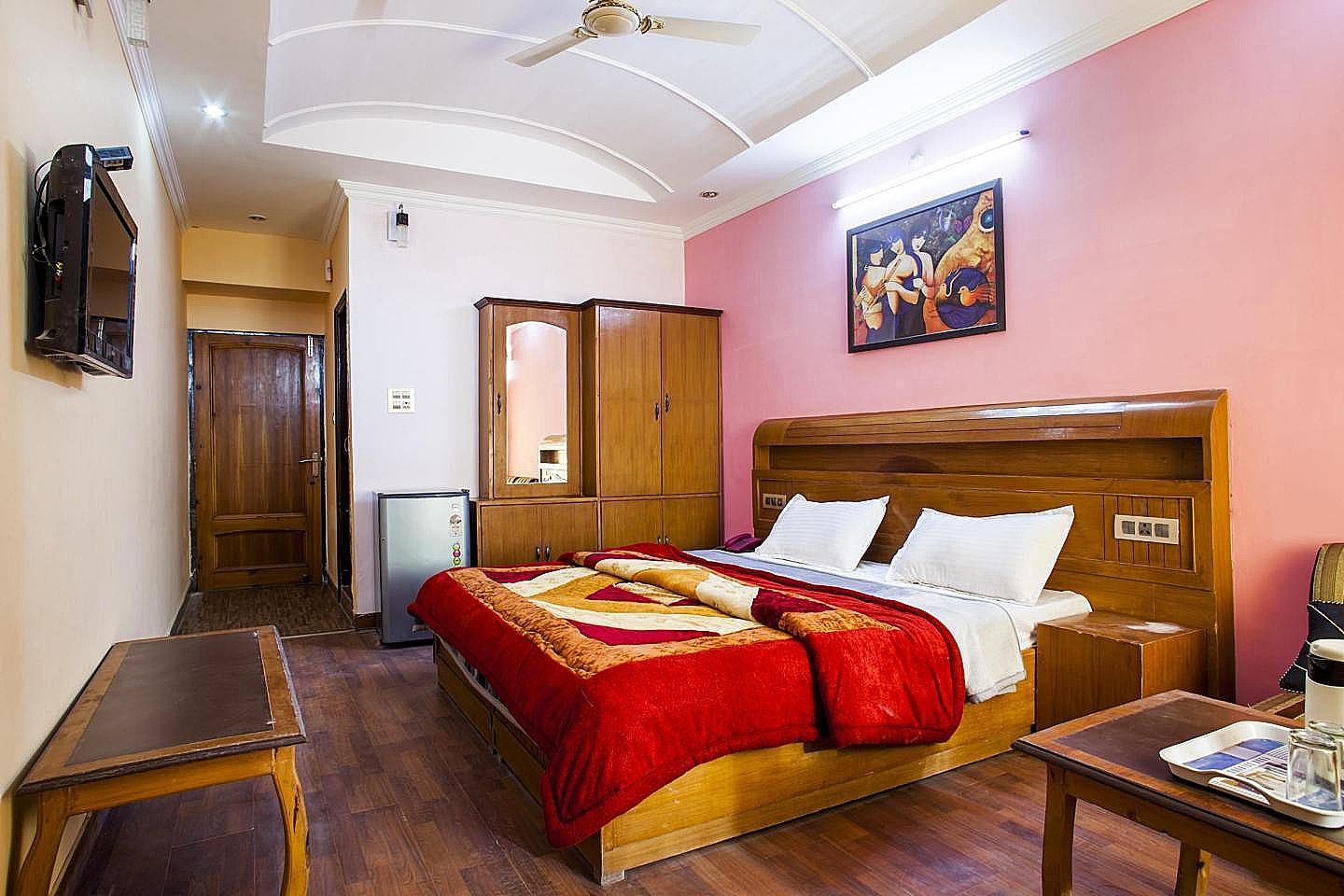 Hotel Sapphire Semi Deluxe 2