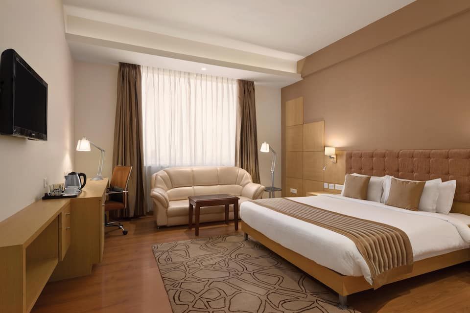 1 King Bed Suite