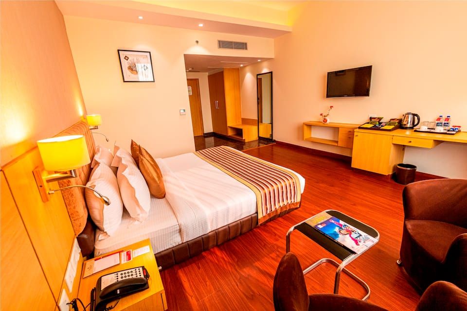 1 King Bed Suite