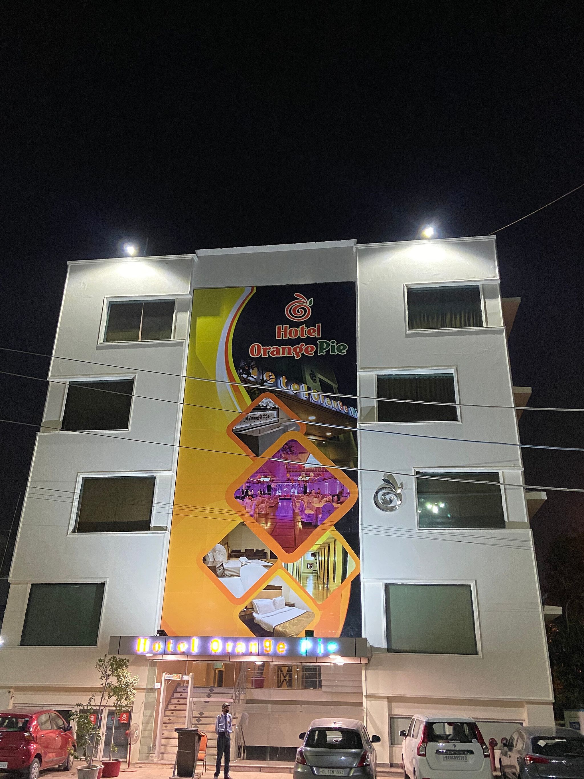undefined Hotel Orange Pie 6