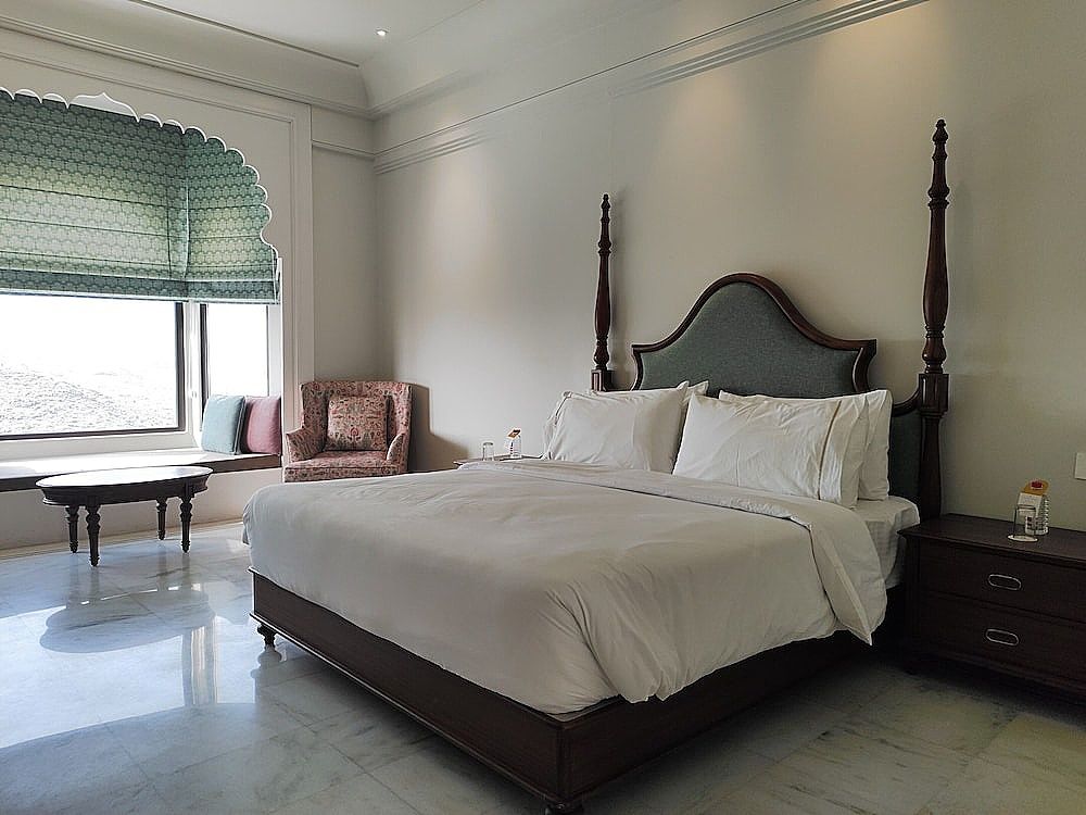 Valley View Room