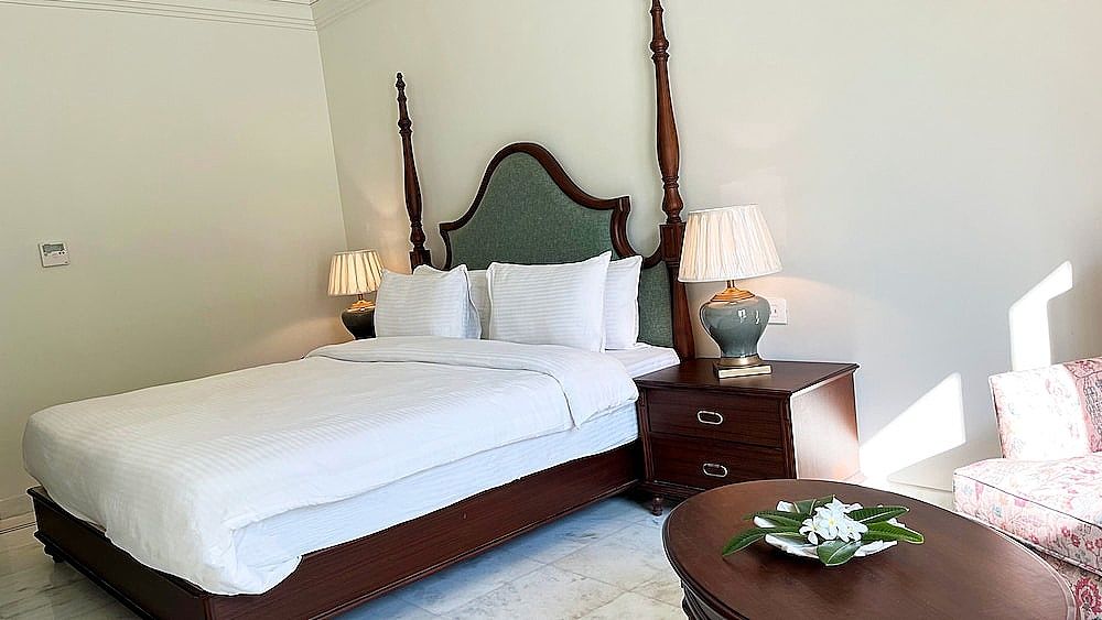 Valley View Room
