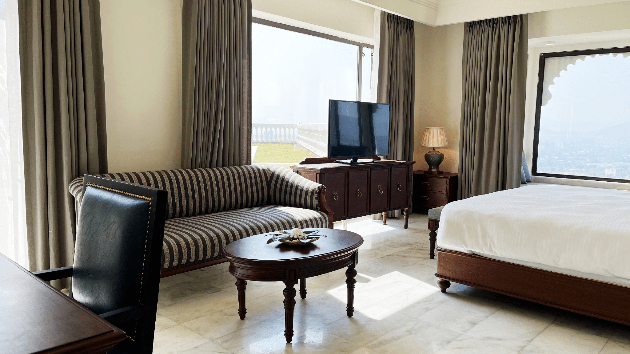 Suite with 1 King Bed - No Smoking
