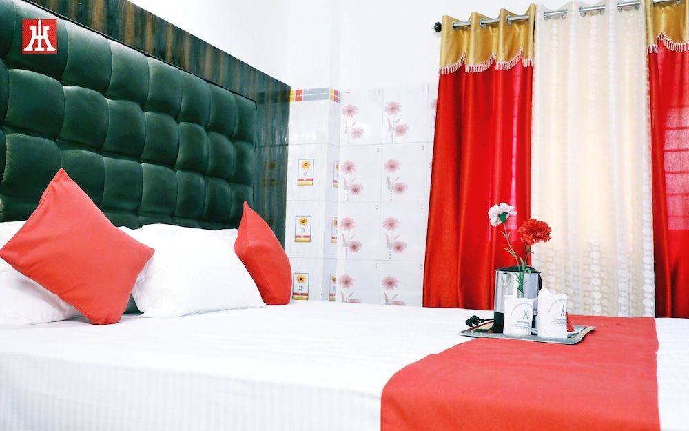 undefined Hotel Holydon 4