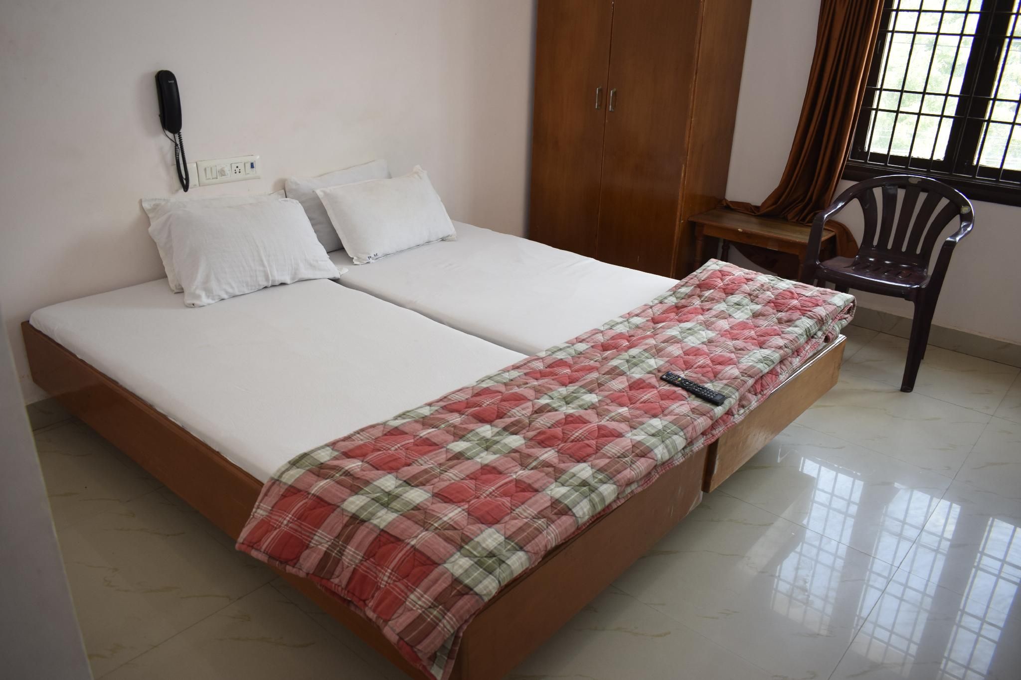 R M Guest House Standard Double Room with Fan 2