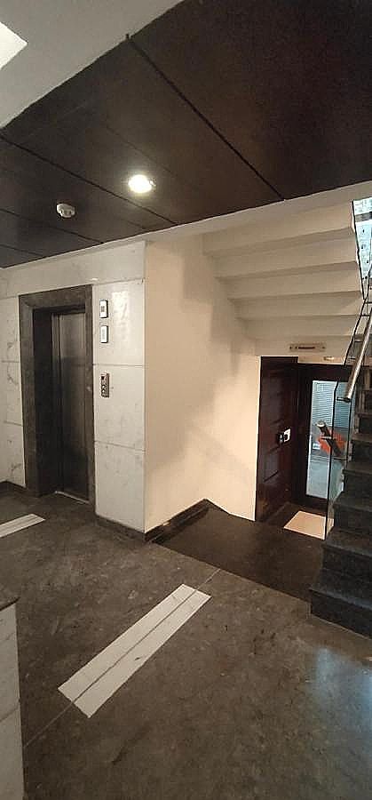 Side Image 1