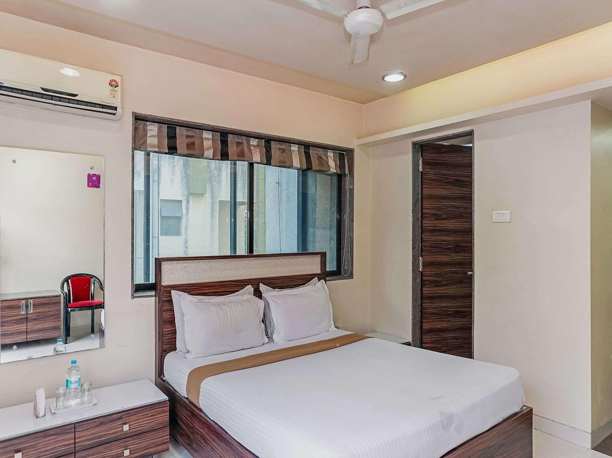 Deluxe AC Room (Guest Age Should Be 20 Years & Above)