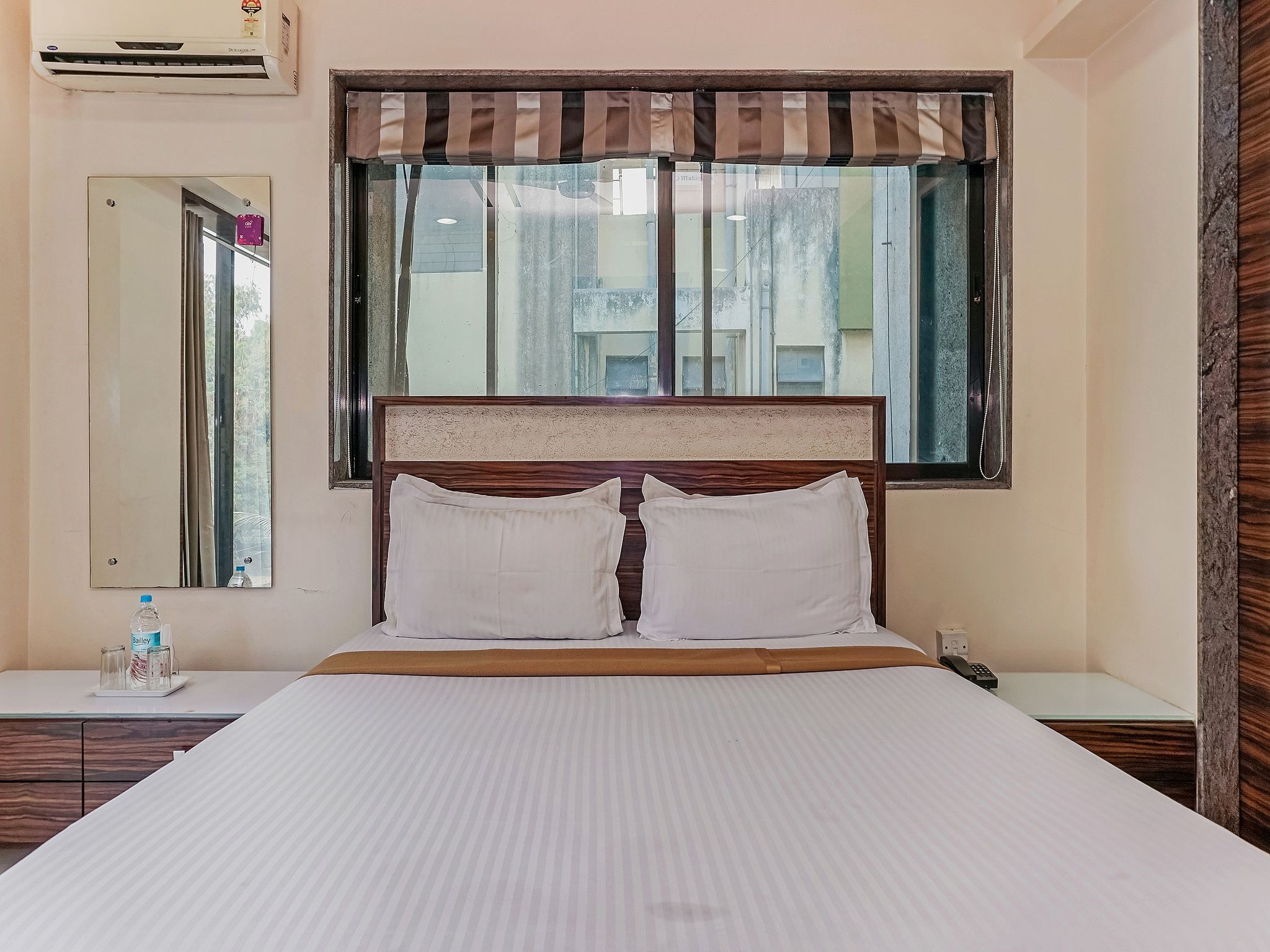 Deluxe AC Room (Guest Age Should Be 20 Years & Above)