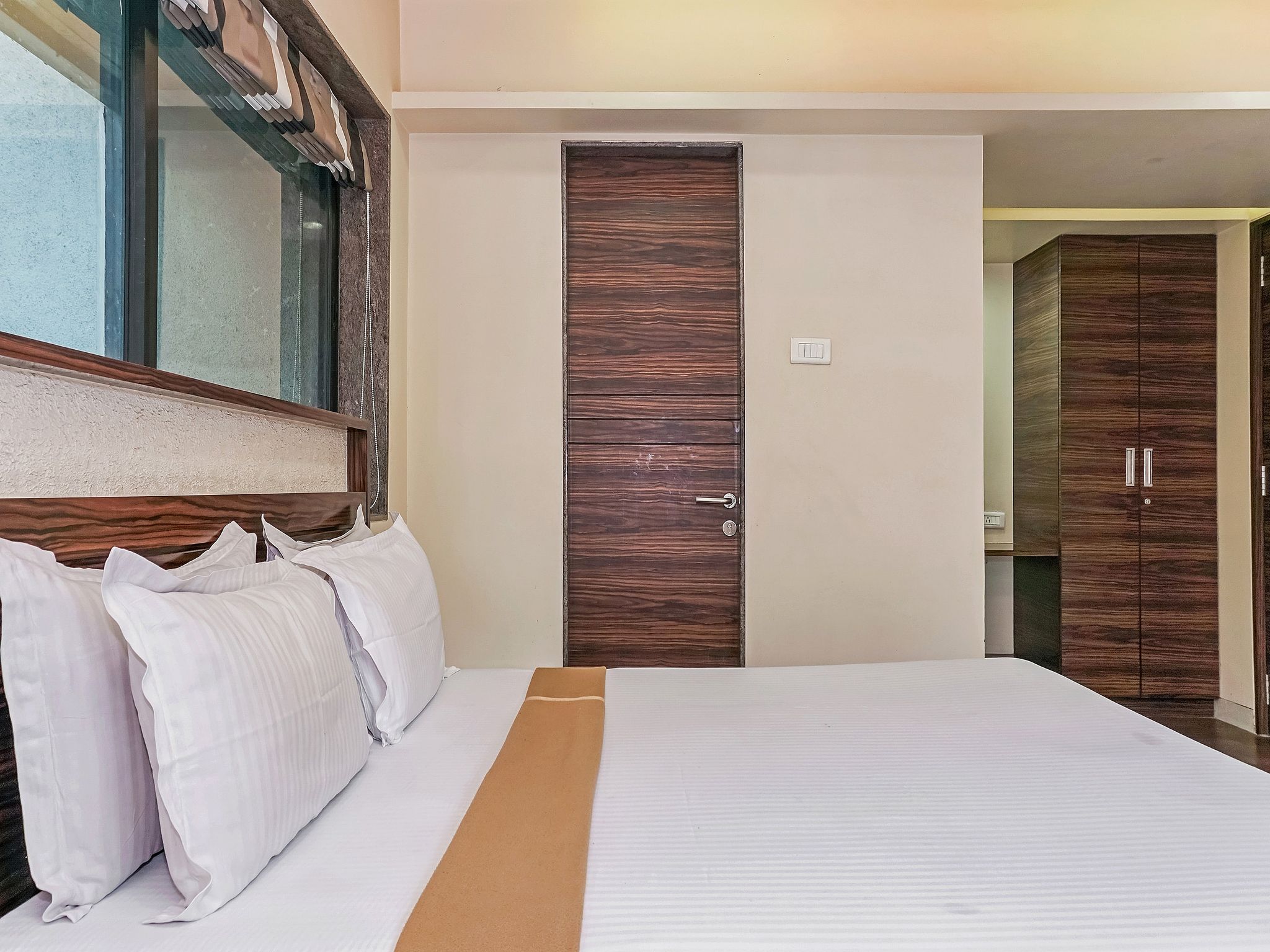 Deluxe AC Room (Guest Age Should Be 20 Years & Above)